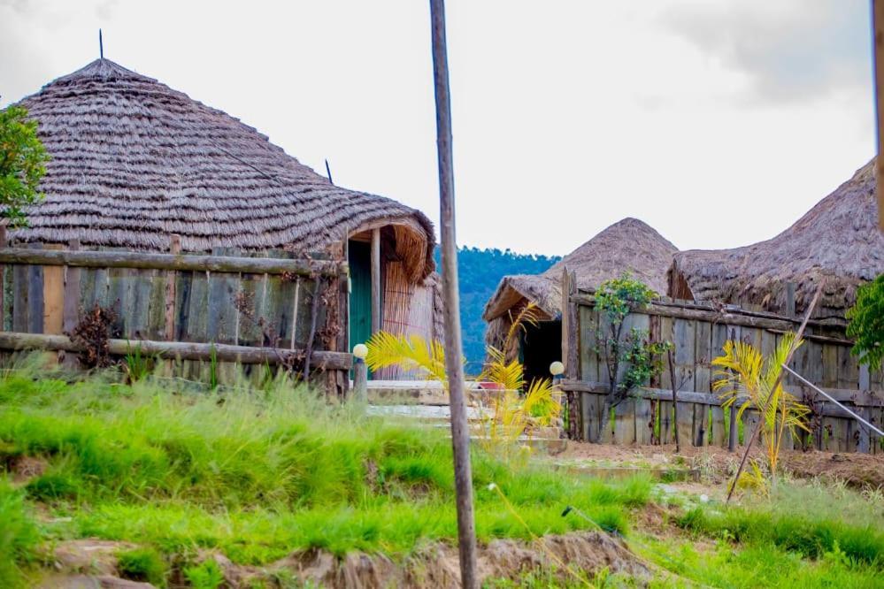 Kitabi Ecocenter Hotel Gabegi Exterior photo