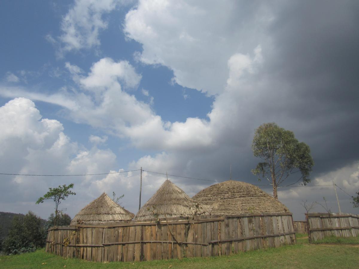 Kitabi Ecocenter Hotel Gabegi Exterior photo